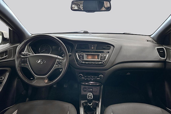 Hyundai i20 7 of 18