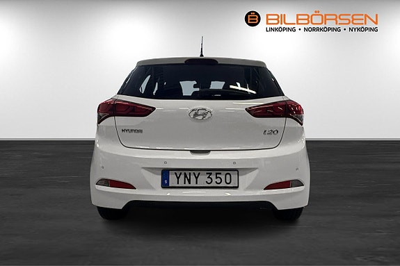 Hyundai i20 5 of 18