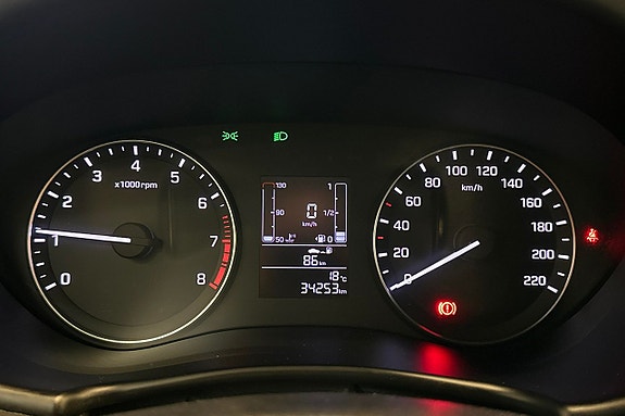 Hyundai i20 10 of 18