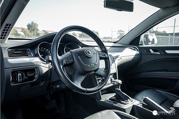 Skoda Superb 5 of 9