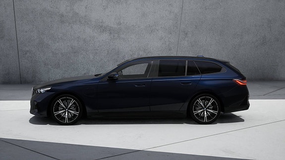 BMW 530e 3 of 11