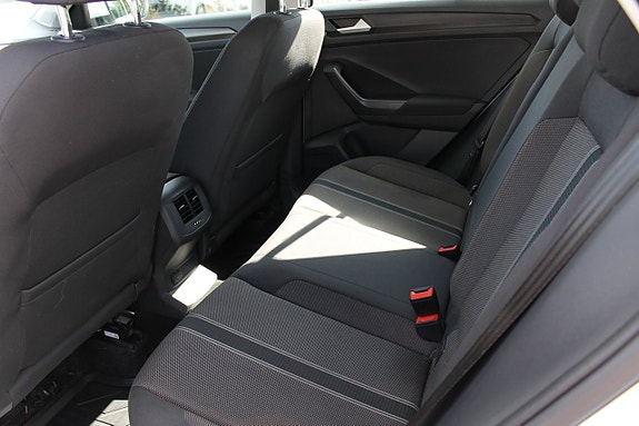 Volkswagen T-Roc 9 of 10
