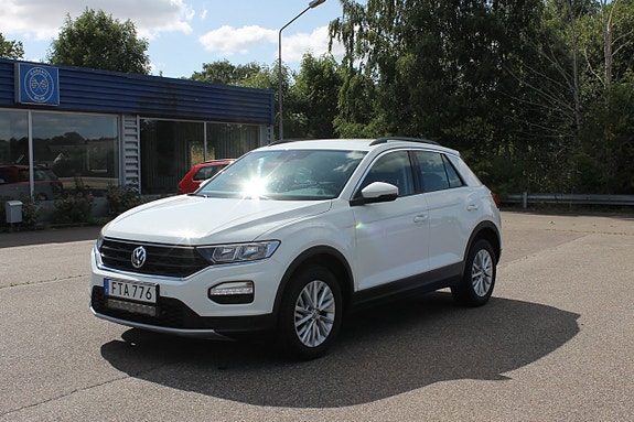 Volkswagen T-Roc 2 of 10