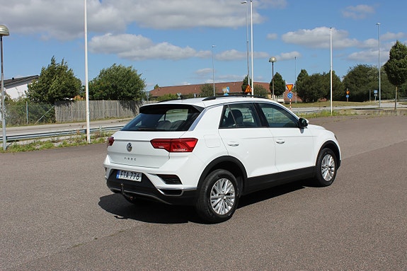 Volkswagen T-Roc 4 of 10