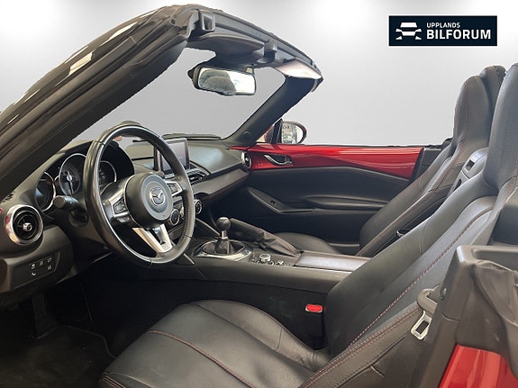 Mazda MX-5 8 of 17
