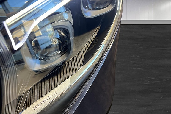 Mercedes-Benz V300 d 21 of 22