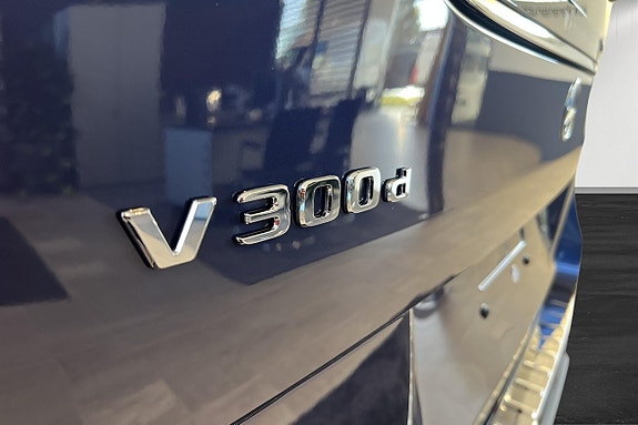 Mercedes-Benz V300 d 18 of 22