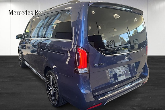 Mercedes-Benz V300 d 3 of 22