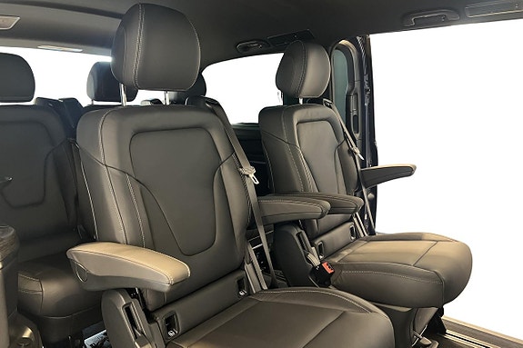 Mercedes-Benz V300 d 14 of 22