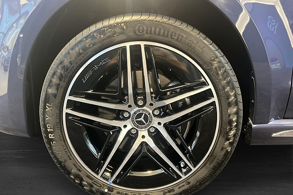 Mercedes-Benz V300 d 5 of 22