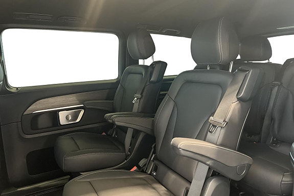 Mercedes-Benz V300 d 9 of 22