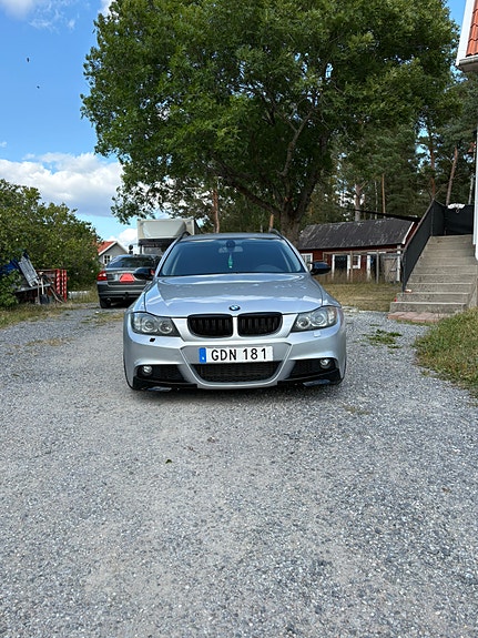 BMW 320d 2 of 20
