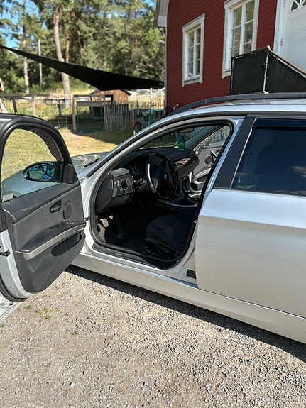 BMW 320d 15 of 20