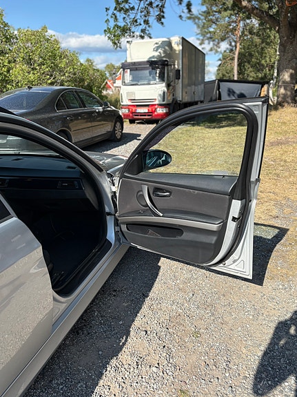 BMW 320d 16 of 20
