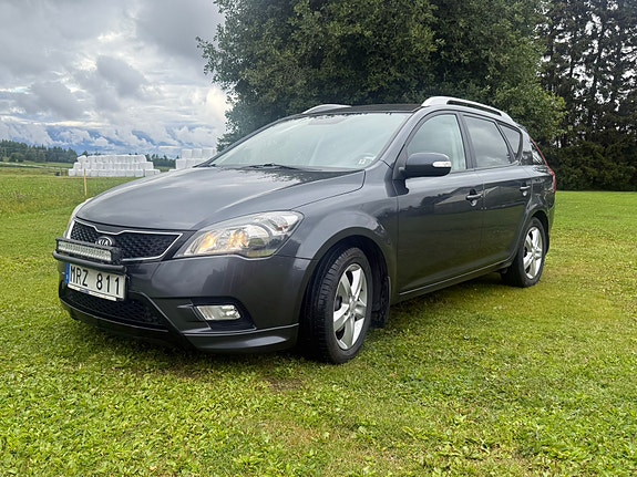 Kia Ceed 2 of 6