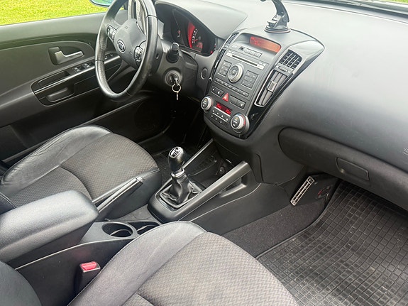 Kia Ceed 4 of 6