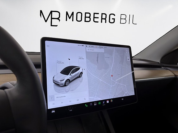 Tesla Model Y 16 of 19