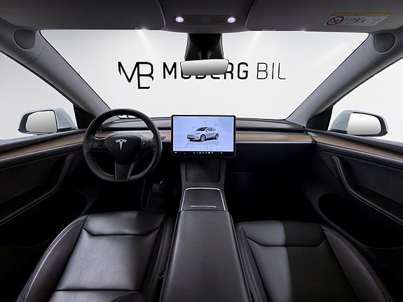 Tesla Model Y 12 of 19