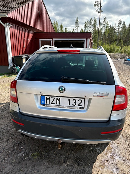 Skoda Octavia Scout 4 of 7
