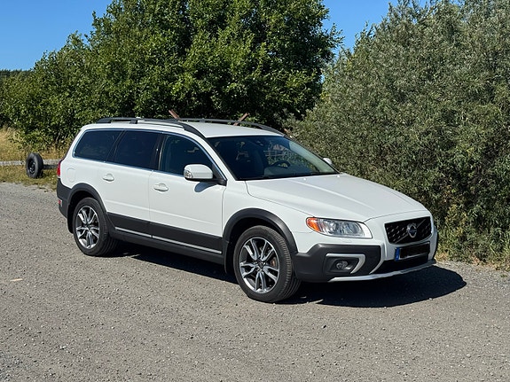 Volvo XC70 2 of 5