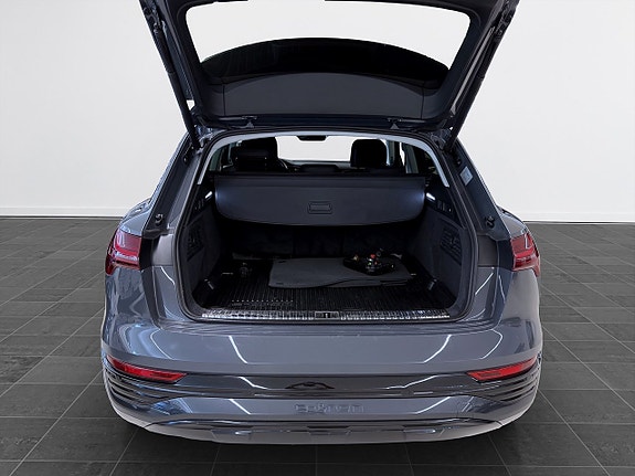 Audi Q8 16 of 23