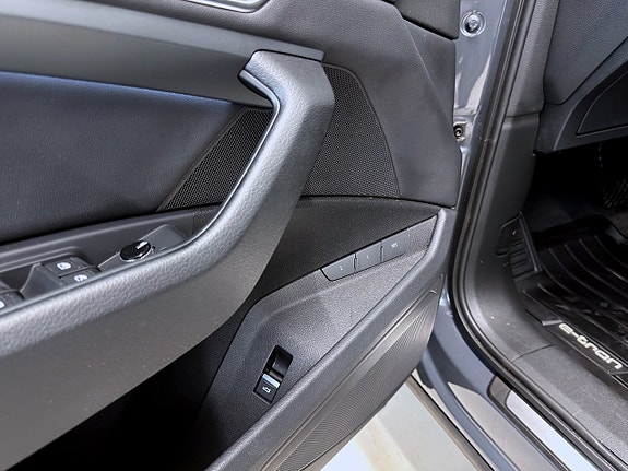 Audi Q8 12 of 23
