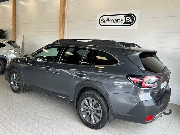 Subaru Outback 2 of 11