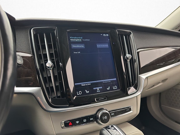 Volvo V90 24 of 30