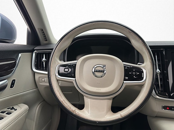 Volvo V90 14 of 30