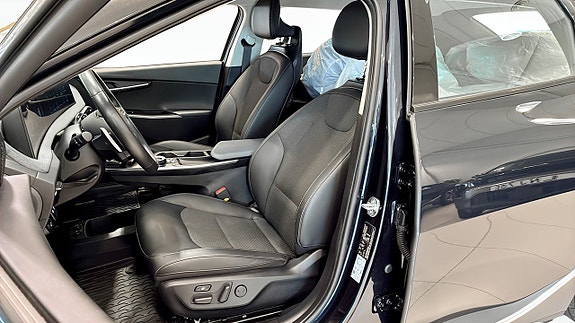 Kia EV6 8 of 17