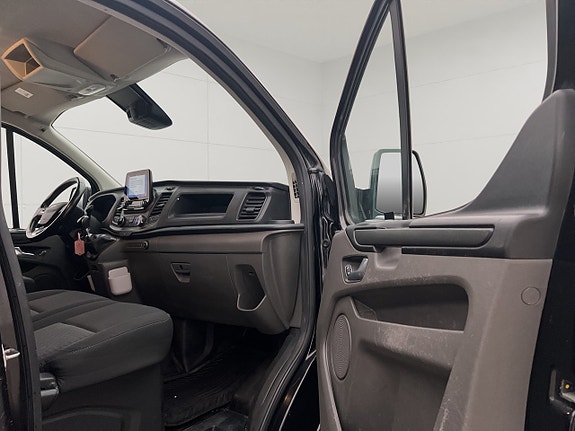 Ford Transit Custom 27 of 30