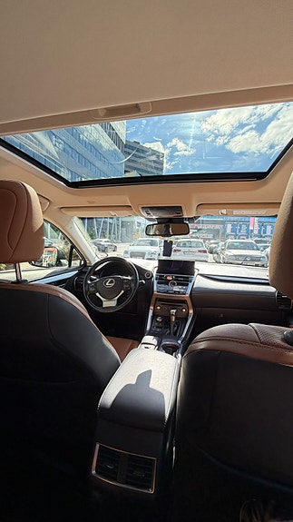 Lexus NX300h 6 of 13