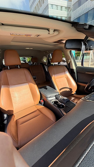Lexus NX300h 8 of 13