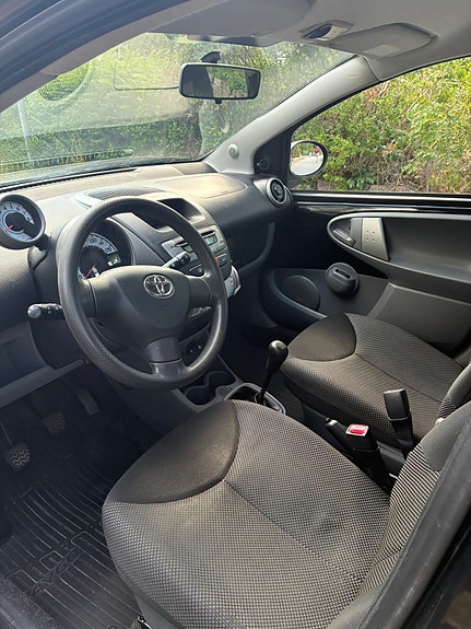 Toyota Aygo 5 of 6