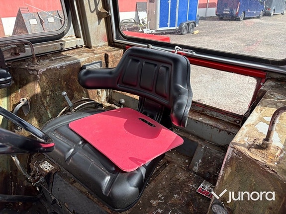 Traktor - Massey Ferguson 590 4WD 30 of 30