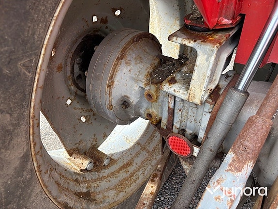 Traktor - Massey Ferguson 590 4WD 16 of 30