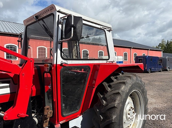 Traktor - Massey Ferguson 590 4WD 11 of 30