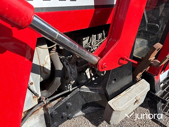 Traktor - Massey Ferguson 590 4WD 22 of 30