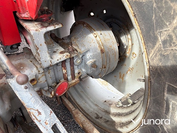Traktor - Massey Ferguson 590 4WD 17 of 30