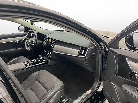 Volvo V90 30 of 30