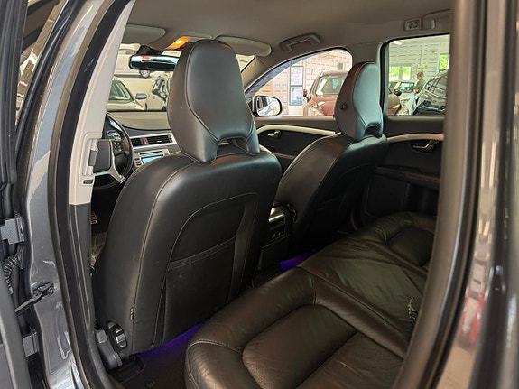 Volvo V70 9 of 19