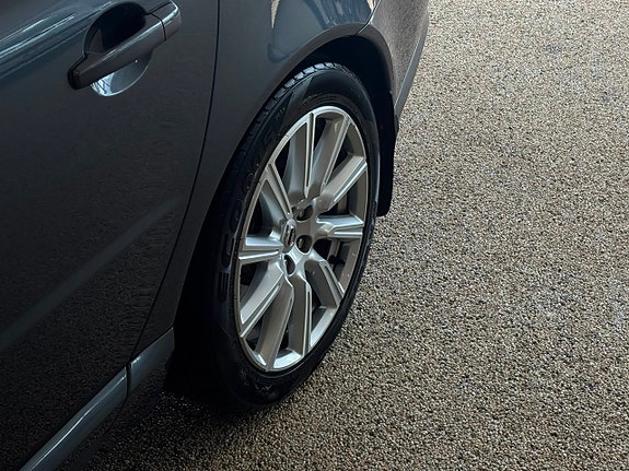 Volvo V70 5 of 19