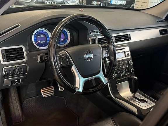 Volvo V70 8 of 19