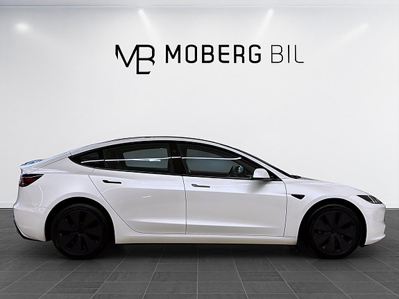 Tesla Model 3 4 of 20