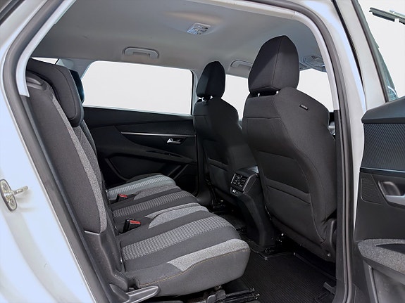 Peugeot 5008 10 of 18