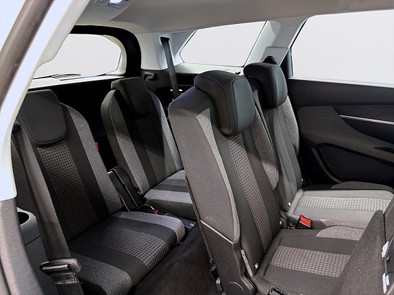 Peugeot 5008 11 of 18