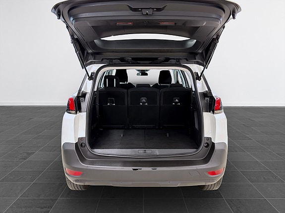 Peugeot 5008 15 of 18