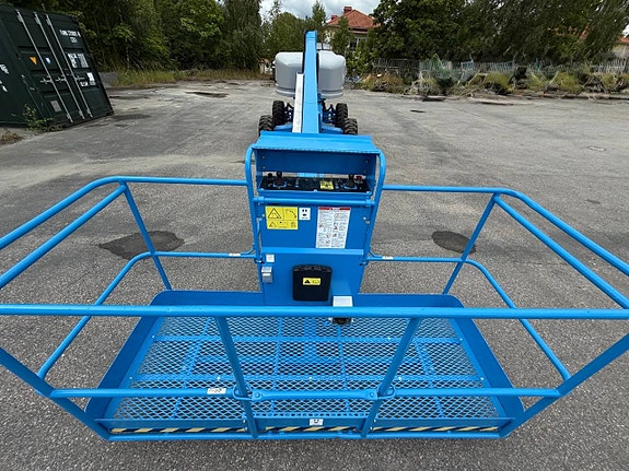 GENIE S-45 Bomlift – 15,7 m – 4WD – Nybesiktigad – Årsmodell 3 of 9