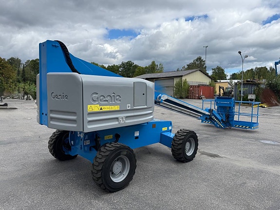GENIE S-45 Bomlift – 15,7 m – 4WD – Nybesiktigad – Årsmodell 5 of 9