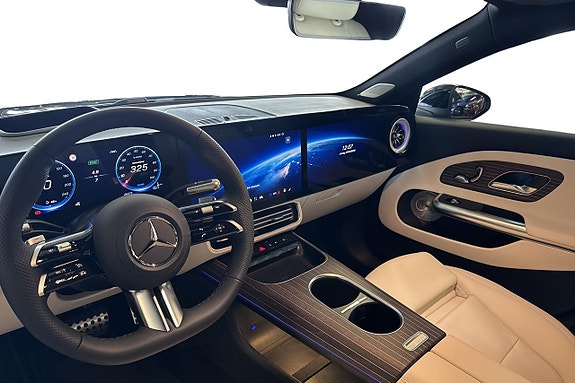 Mercedes-Benz CLA350 9 of 26